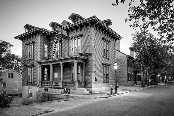 122 Benefit St BW